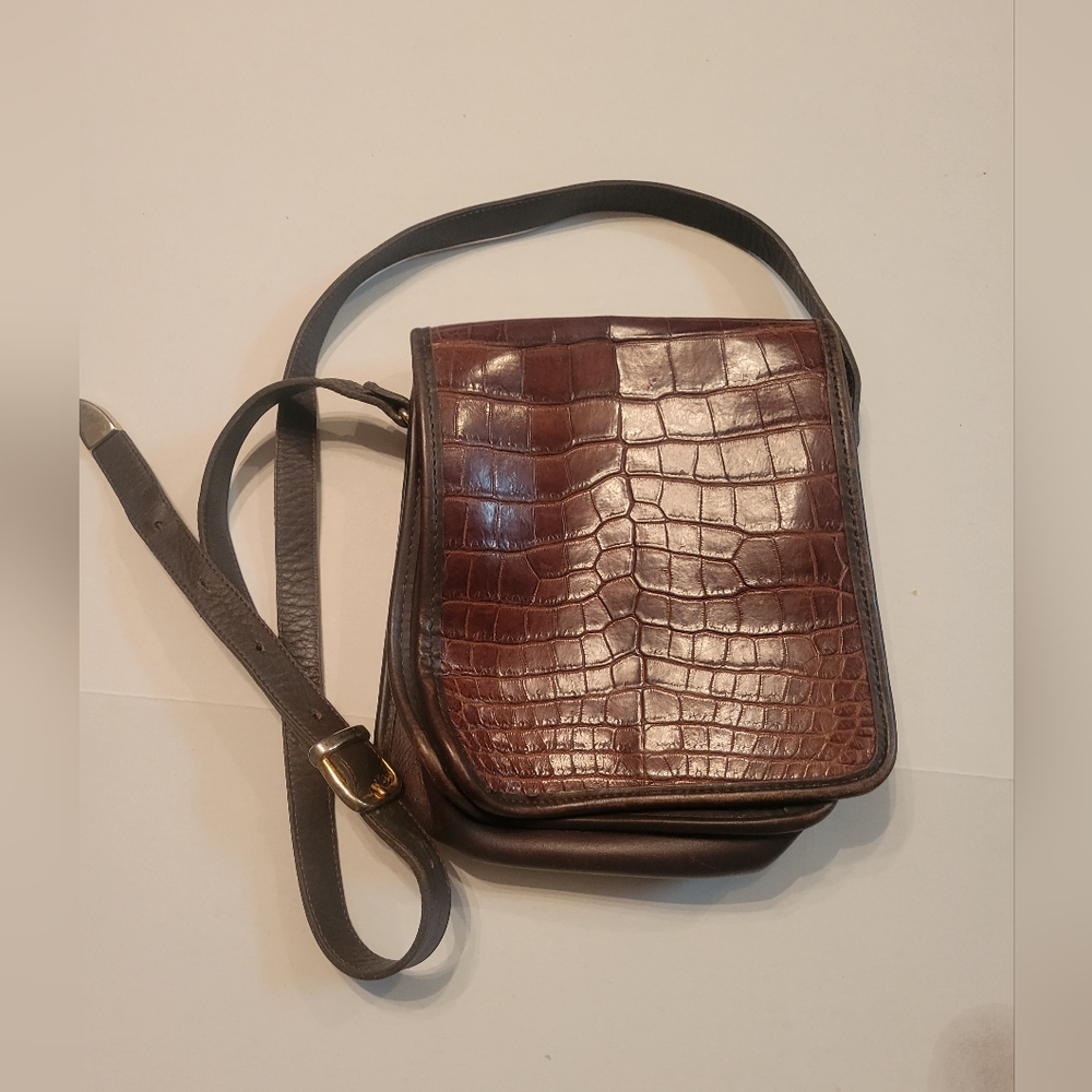 ZIPPI  VINTAGE brown embossed leather shoulder bag.